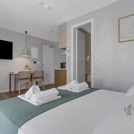 Anchor Apartment