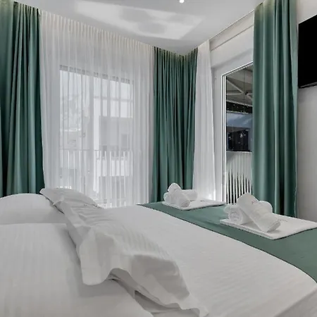 Anchor Apartment *