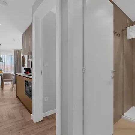 Anchor * באסקה וודה